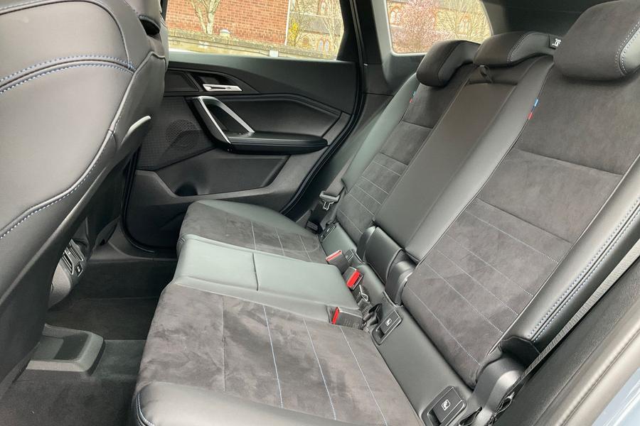 BMW X1 Photo autoimg-d7b3d3a11346362fc6450df8ccd362cbb4b246bc.jpg