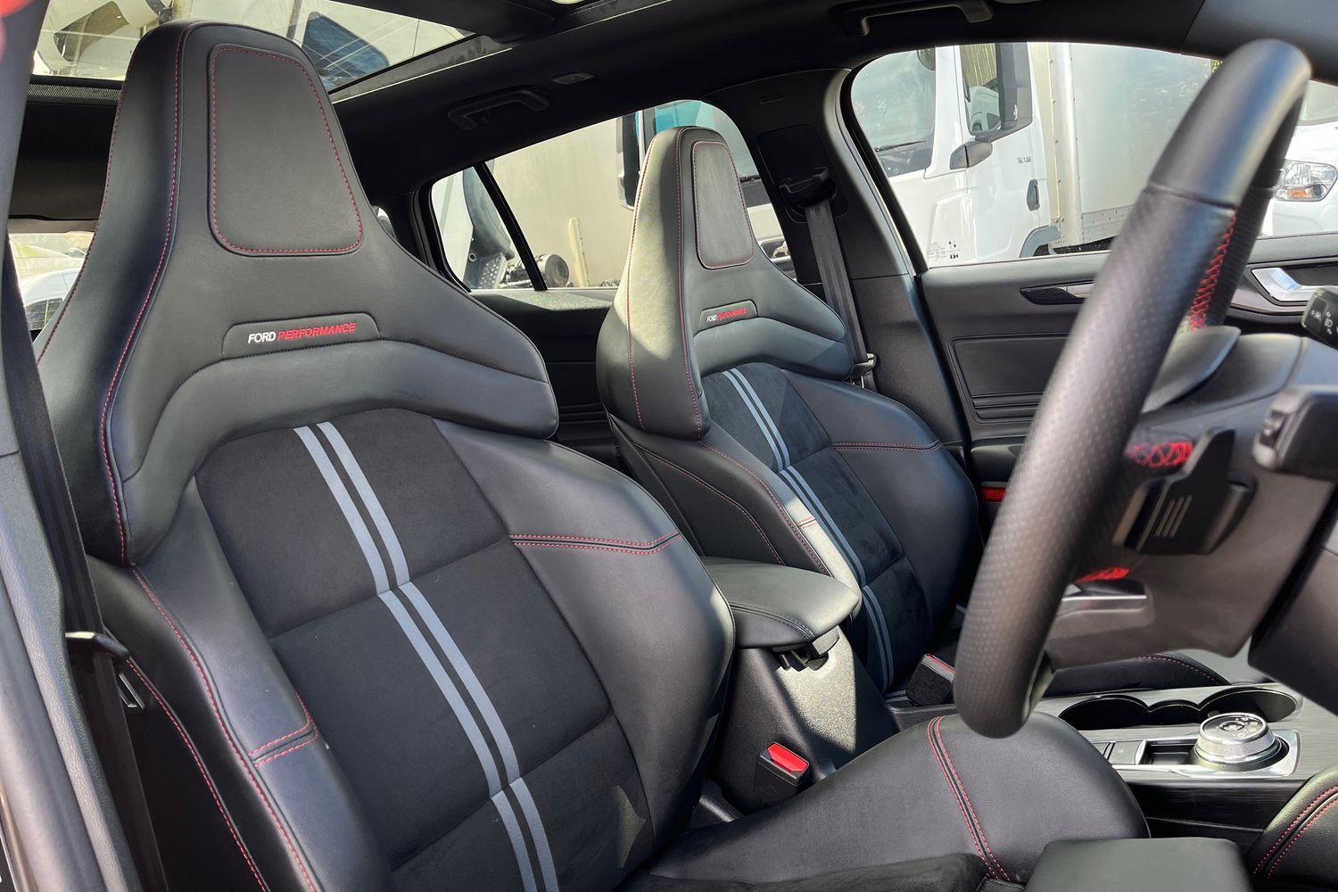 Ford FOCUS Photo 16