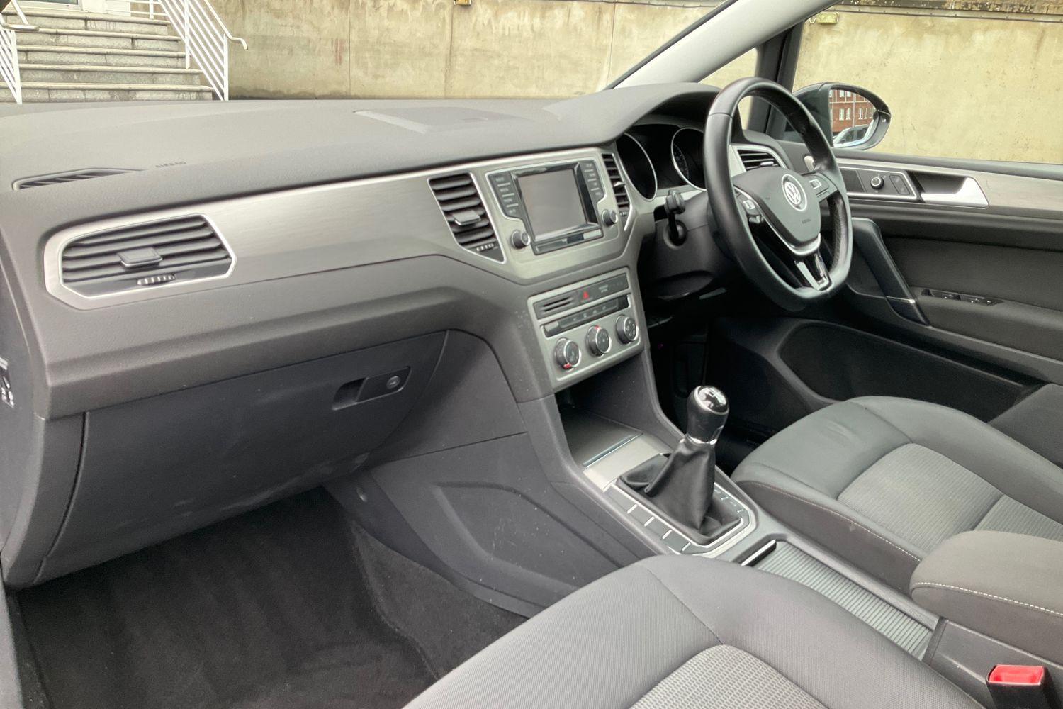 Volkswagen GOLF SV Photo 17