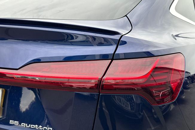 Audi e-tron Photo 18
