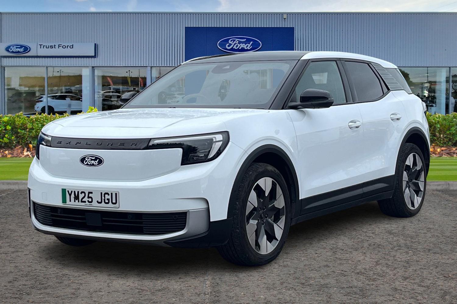 Ford Explorer Photo 4