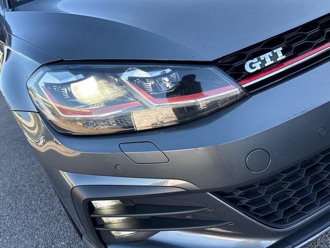 Volkswagen Golf Photo 31