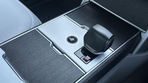 Land Rover Range Rover Photo autoimg-d7c1838223502f8d9485395e4dd0fb7ca8a4a18a.jpg