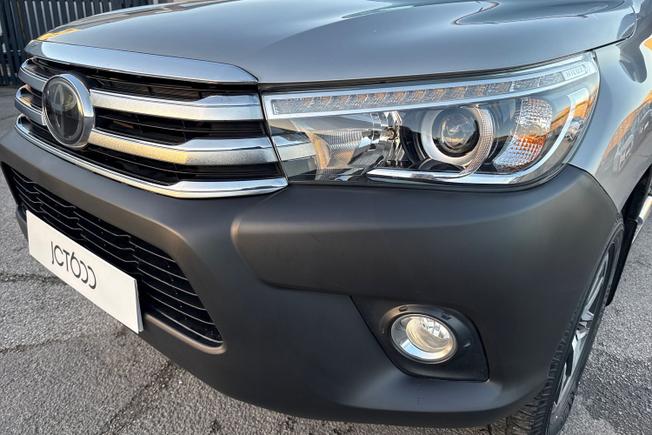 TOYOTA Hilux Photo 24