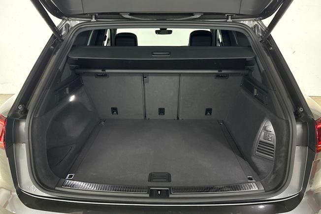 VOLKSWAGEN Touareg Photo 12