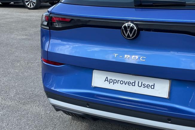 VOLKSWAGEN T-Roc Photo 21