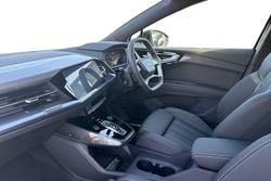 AUDI  Q4 SUV Photo 2
