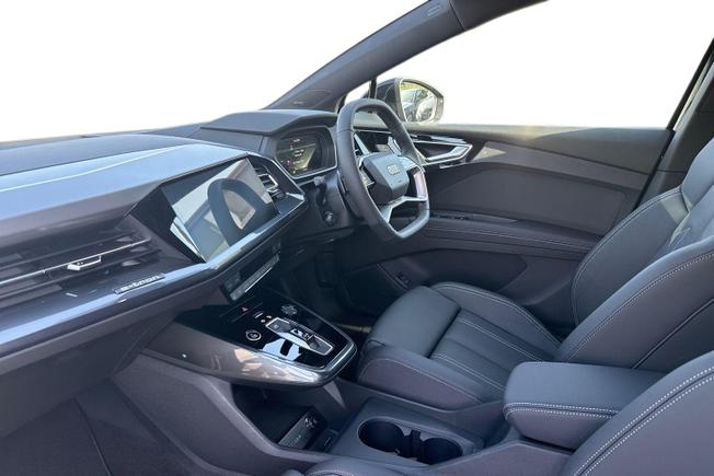 AUDI  Q4 SUV Photo 2