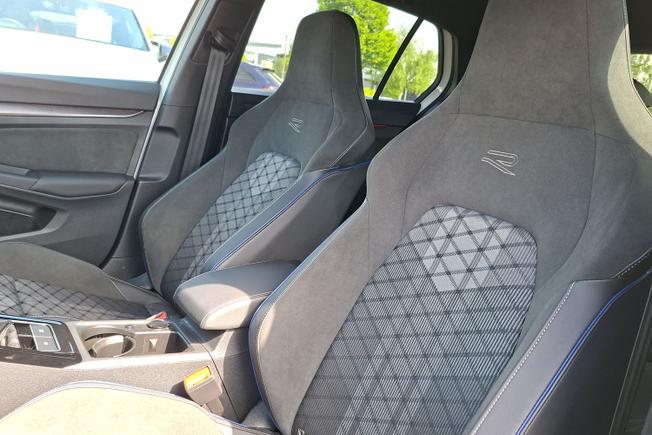 VOLKSWAGEN Golf Photo 37