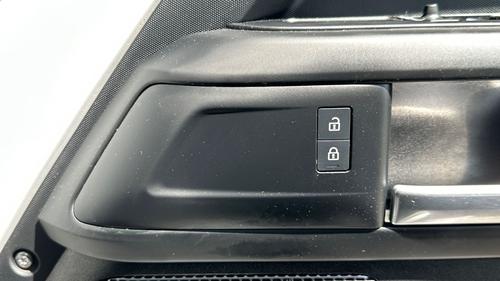 Land Rover Defender Photo autoimg-d7d2a877b247a590e7b5d4741a7b98447aa94a97.jpg