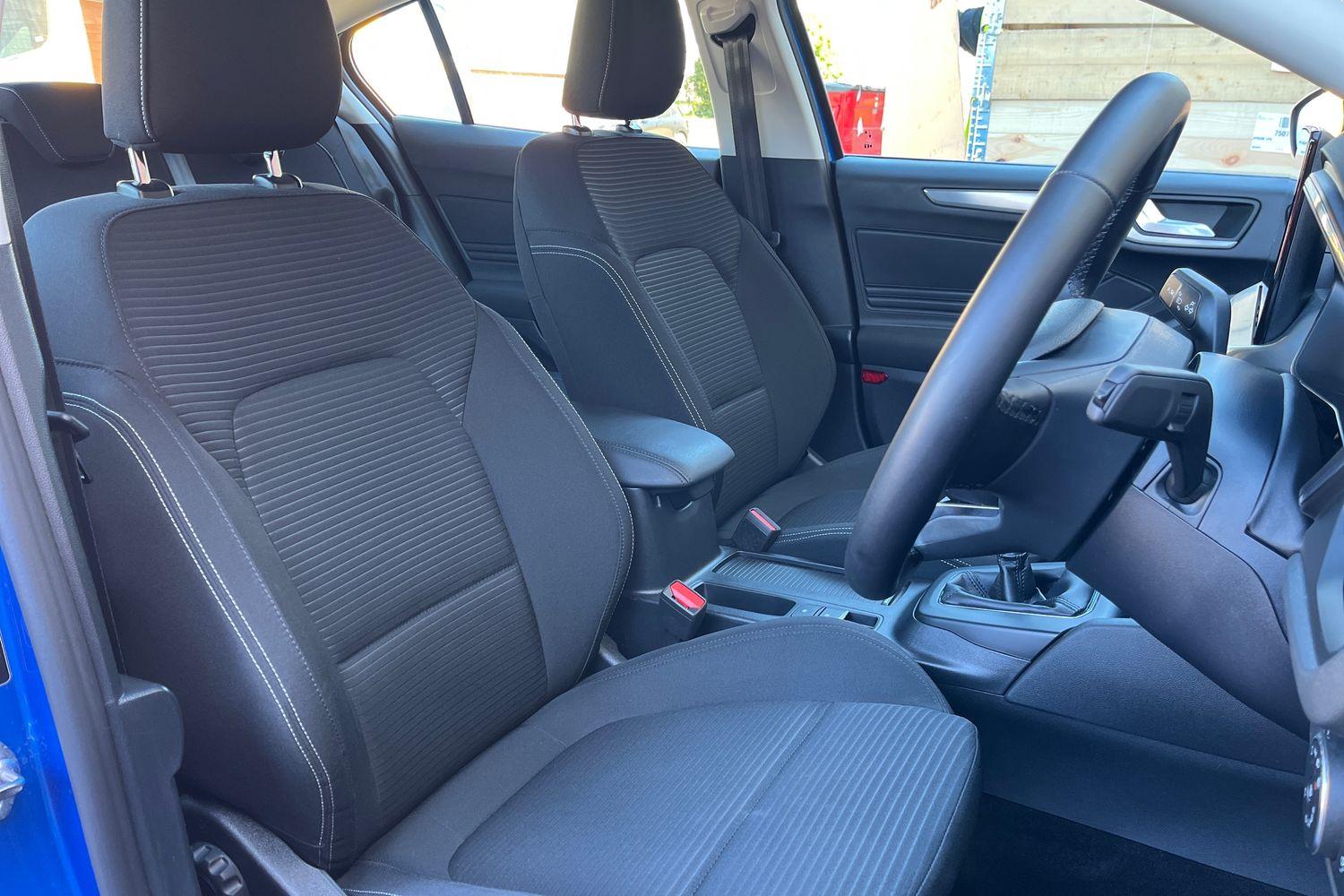 Ford Focus Photo 16