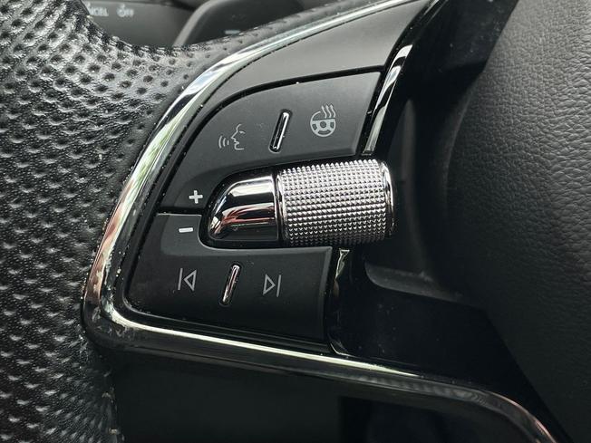 ŠKODA Karoq Photo 16