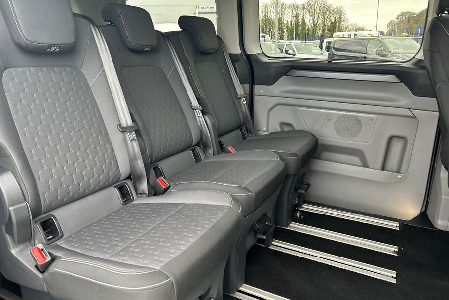 Used FORD TOURNEO CUSTOM YM25LNU 30