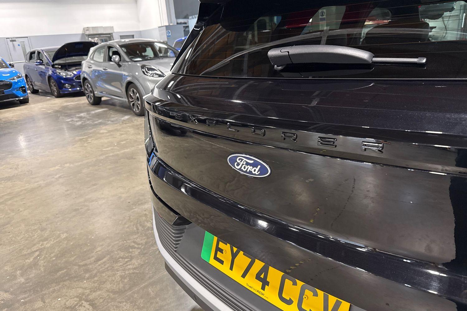 Ford Explorer Photo 42