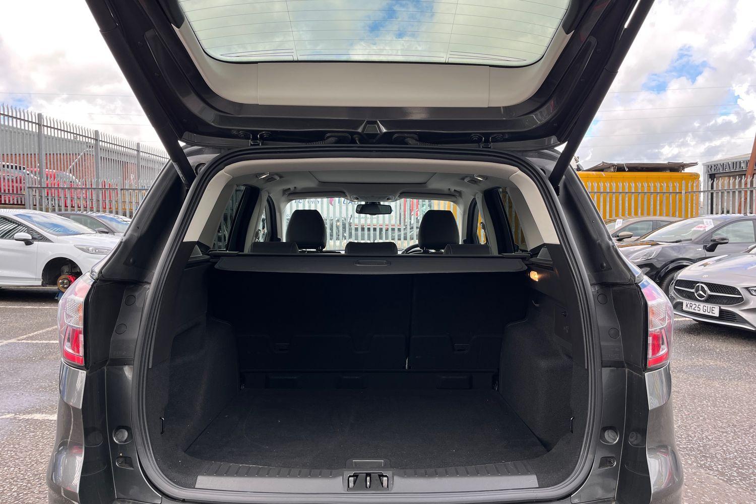 Ford KUGA Photo 20