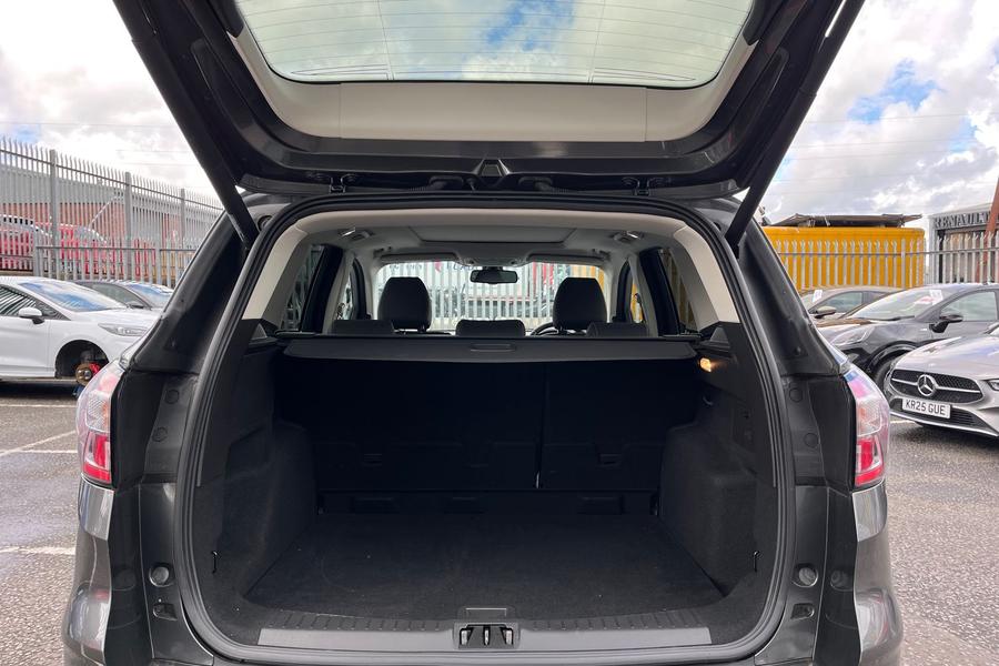 Ford KUGA Photo autoimg-d7e61217f9c17ec0e0a422a369abf47c6241df60.jpg