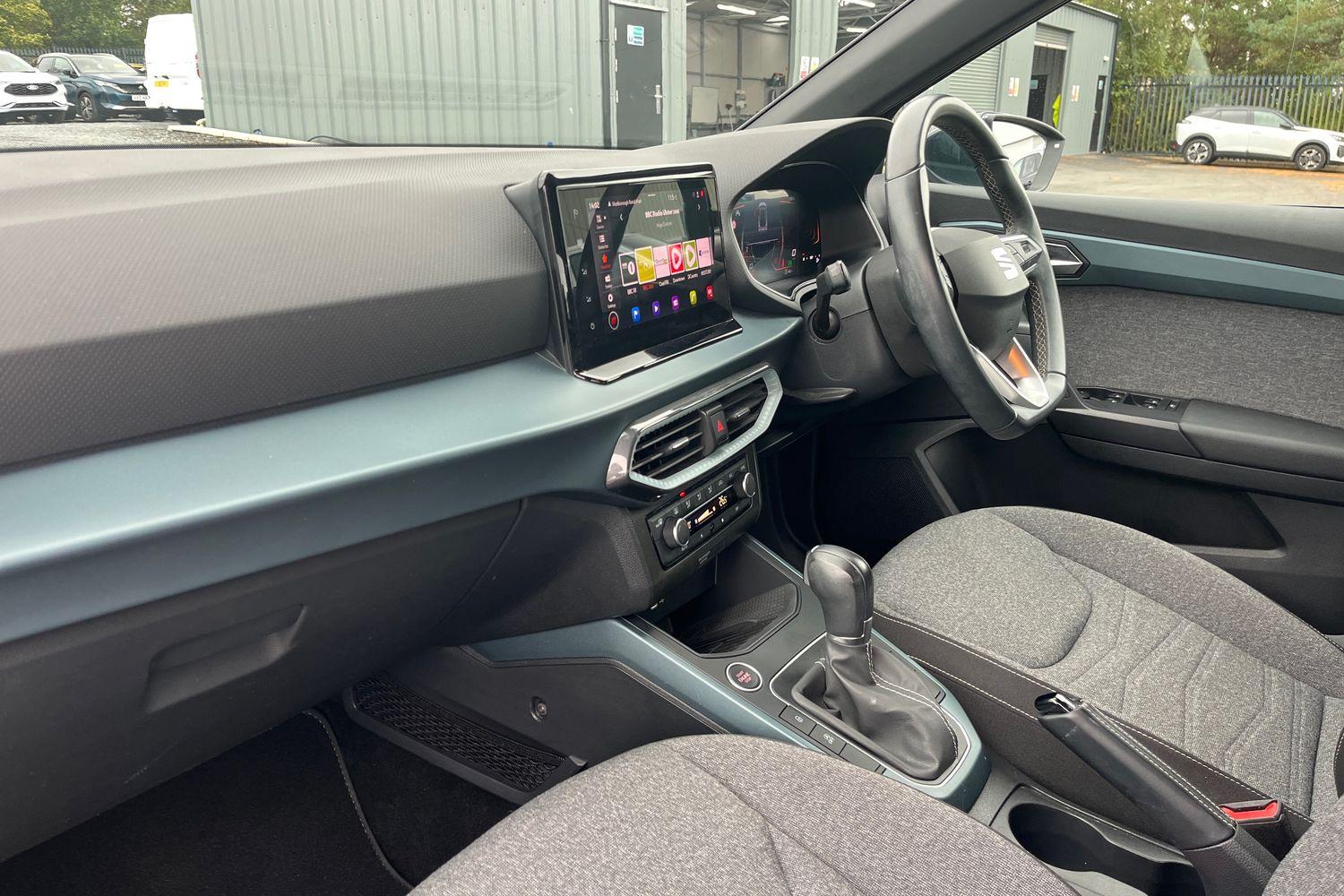 SEAT ARONA Photo 17