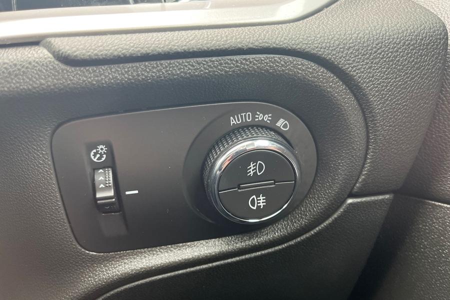Vauxhall GRANDLAND Photo autoimg-d7e7dd0cb6c17844052d6a43c7e15ee083bd507d.jpg