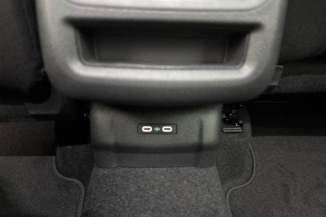 VOLKSWAGEN T-Roc Photo 23