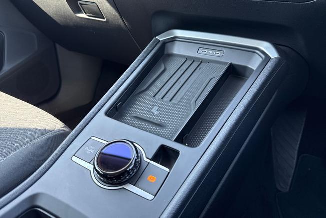 Volkswagen T-Roc Photo 25