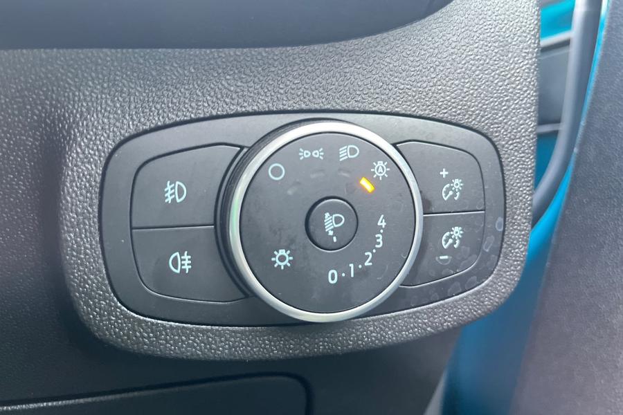 Ford FIESTA Photo autoimg-d7ebe03d0e482360d34ff382ce8d523a8a00a5ef.jpg