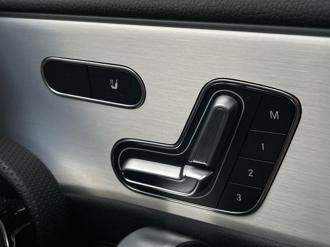 MERCEDES-BENZ CLA Photo 38