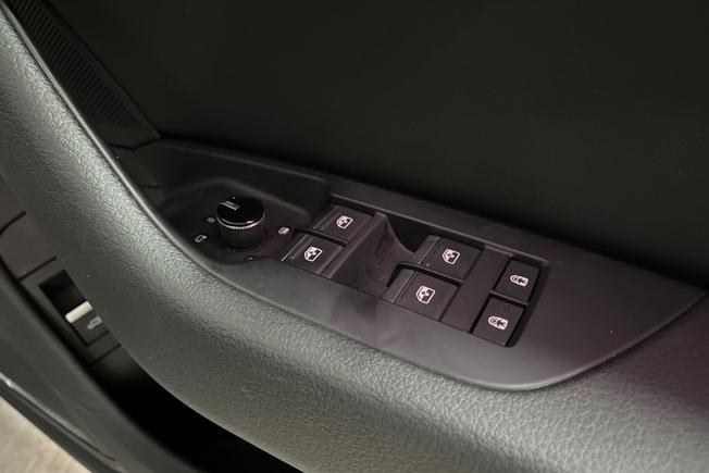 AUDI A6 Saloon Photo 27