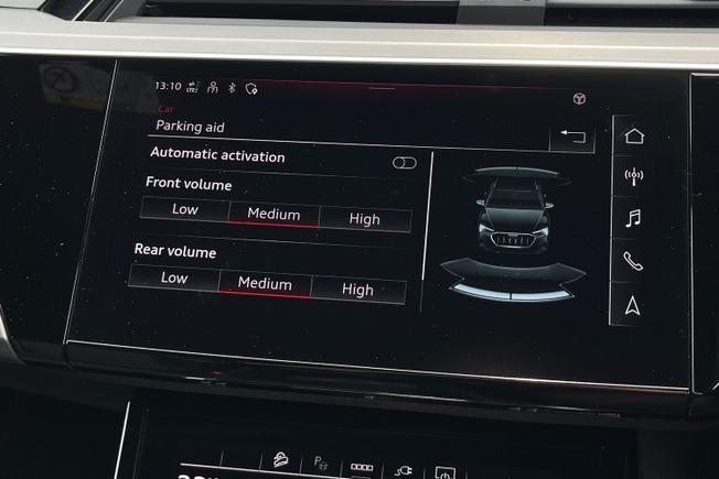 AUDI Q8 E-Tron Photo 34