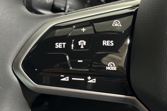 VOLKSWAGEN ID.3 Photo 16