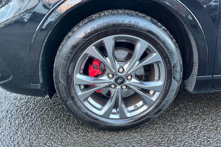 Ford KUGA Photo autoimg-d7fbe8497f0aa17625c4bcbe98731e5acefdd353.jpg