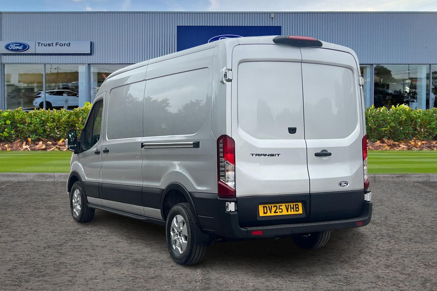 Ford TRANSIT Photo 1