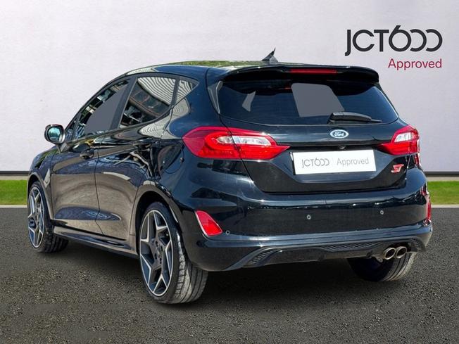 FORD Fiesta Photo 3