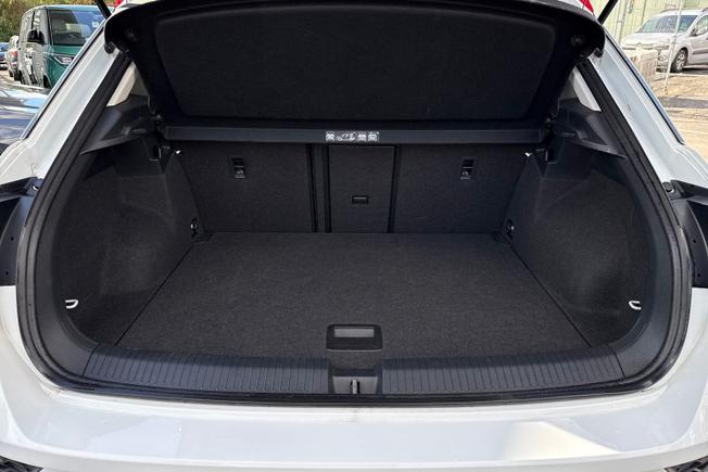 Volkswagen T-Roc Photo 12