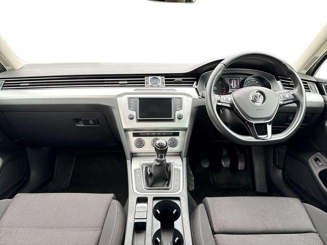 VOLKSWAGEN Passat Photo 10