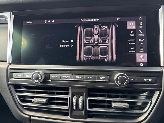 PORSCHE Macan Photo 43