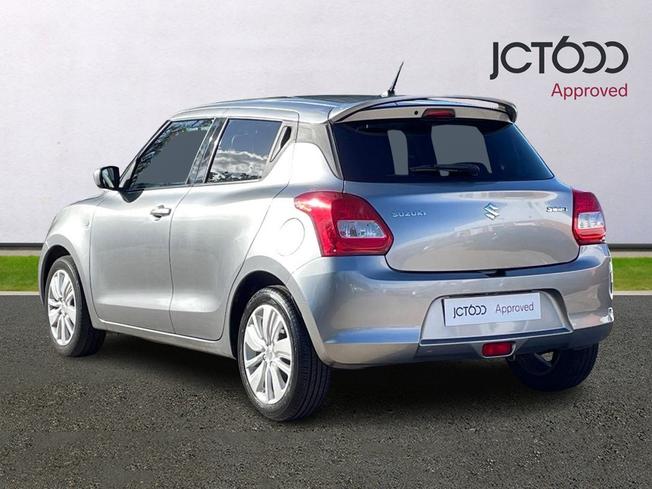 SUZUKI Swift Photo 3