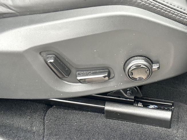 VOLVO XC60 Photo 29