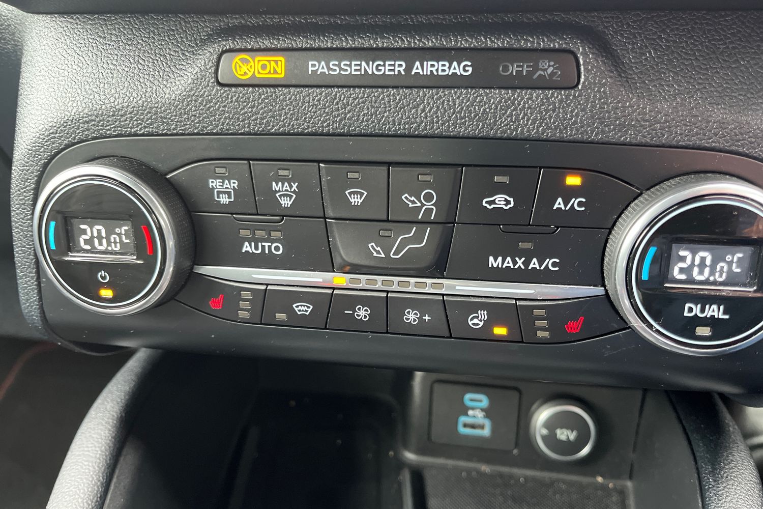 Ford KUGA Photo 29