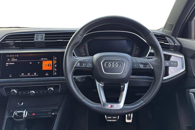 Audi Q3 Photo 11