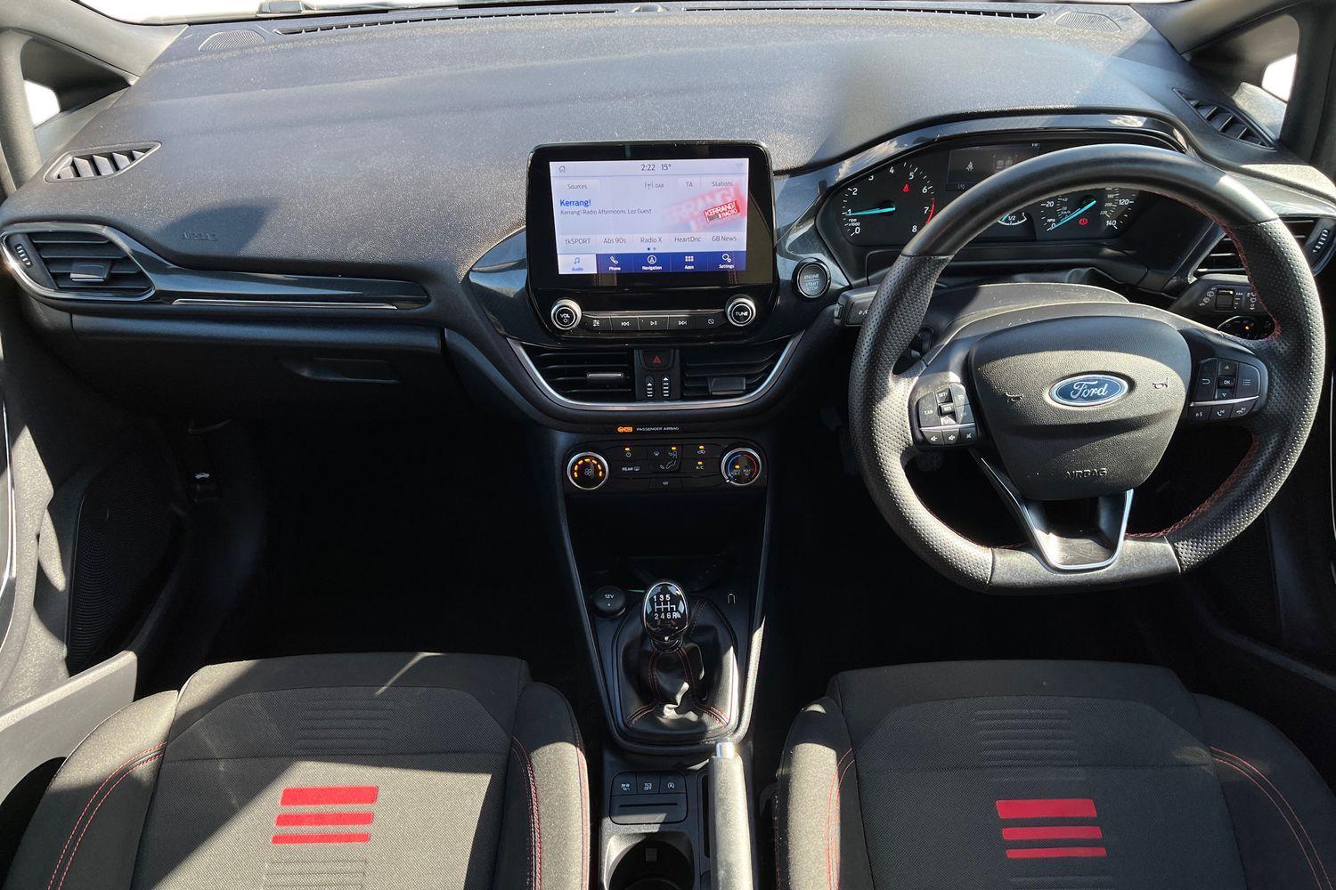 Ford FIESTA Photo 9