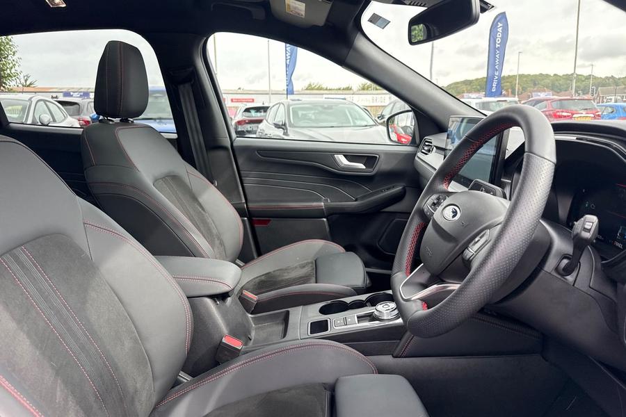 Ford KUGA Photo autoimg-d813eb4a3ae43a6319b0c1d0ffa4963d108c221b.jpg