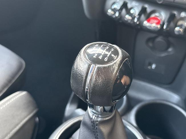 MINI Hatch Photo 57