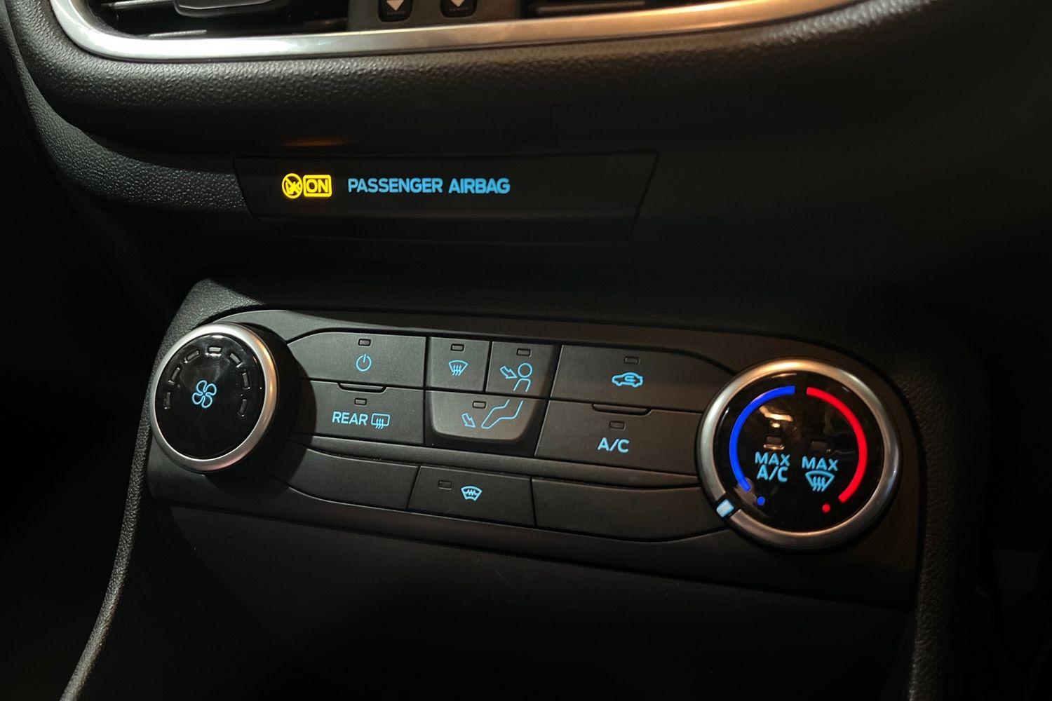 Ford FIESTA Photo 36