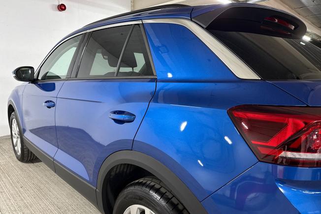 VOLKSWAGEN T-Roc Photo 26