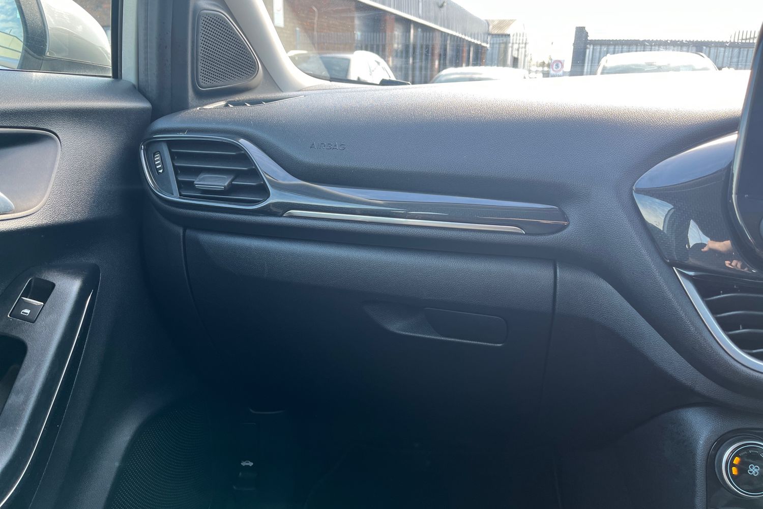 Ford PUMA Photo 29