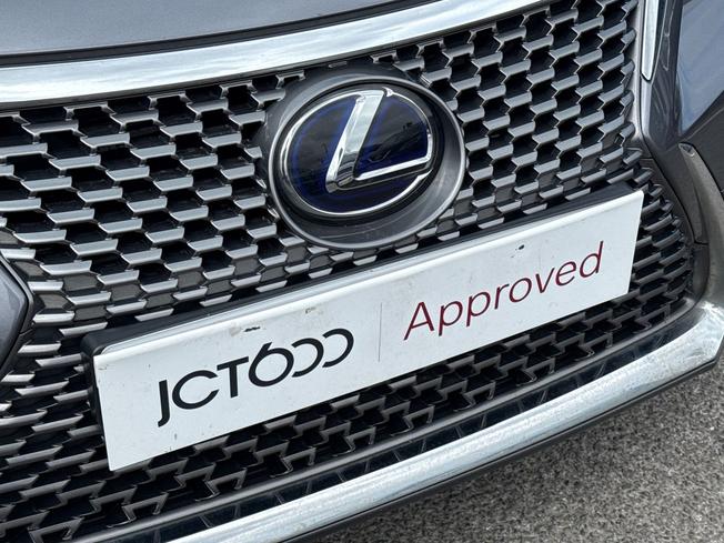 LEXUS Ct Photo 21