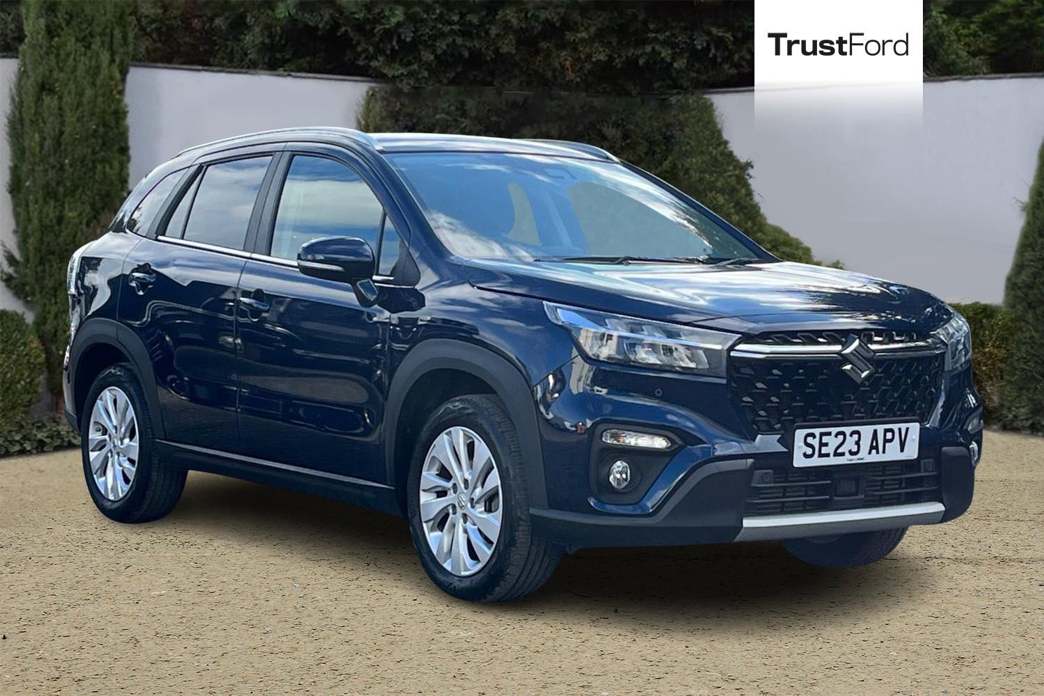 Suzuki S-CROSS Photo 0