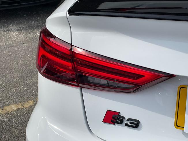 AUDI S3 Photo 23
