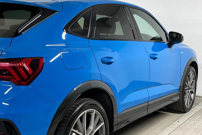 AUDI Q3 Photo 28
