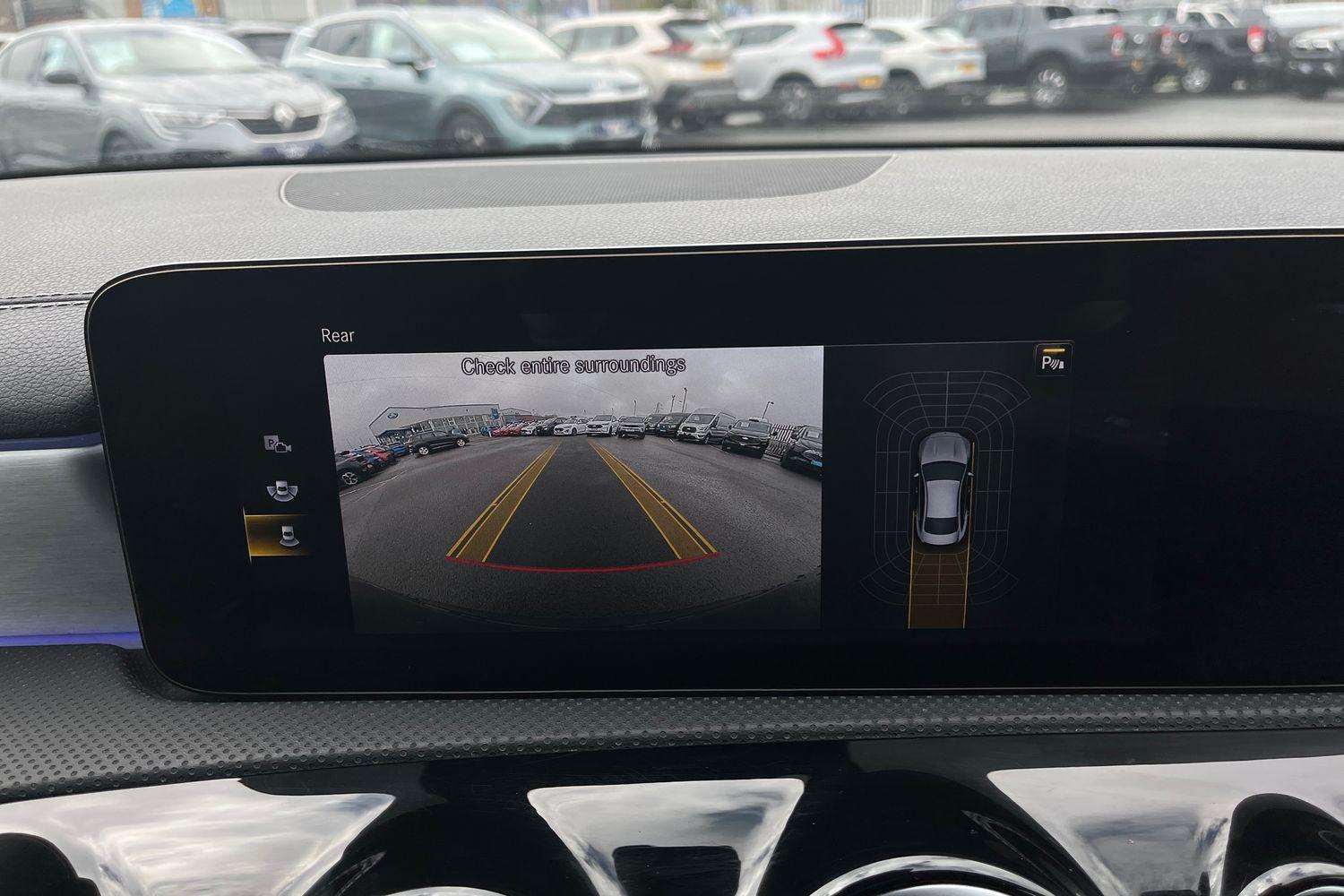Mercedes-Benz CLA Photo 32